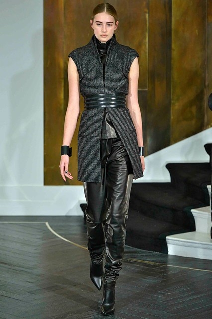 Sanne Vloet shows London Fall 2014 Amanda Wakeley